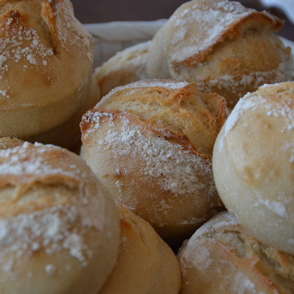Carlchen-glutenfreiesBrötchen-glutenfree-JuteBackerei